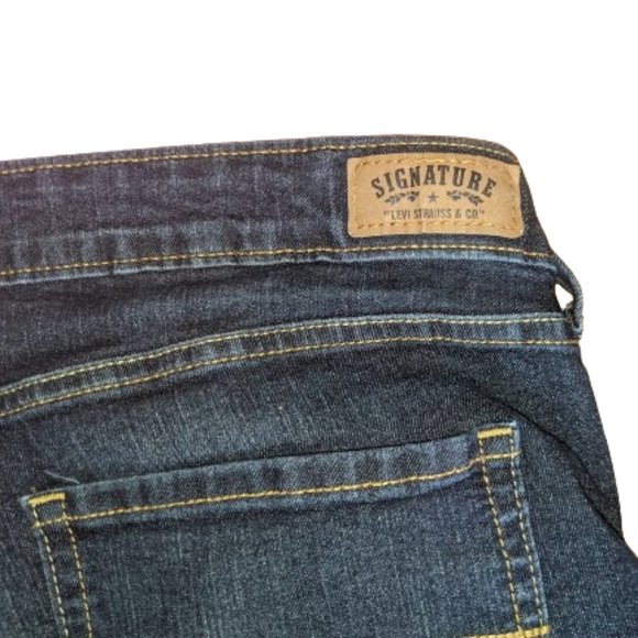 LEVIS  SIGNATURE Cropped Jeans Fit Size  18 --- - Picture 4 of 6